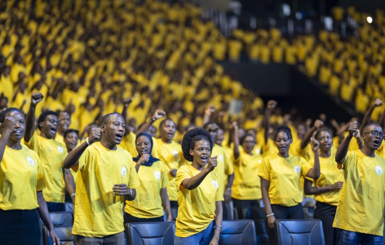 Kagame urges youth to embrace volunteerism for national growth