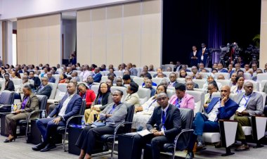 Premier urges central, local government leaders on collaboration