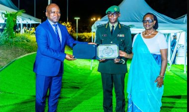 Generals Bayingana, Gatama among hundreds retired from RDF